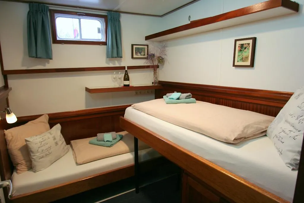 Hotelboat Fiep Amsterdam 0*,